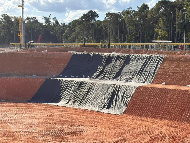 Preparação Mecânica Instalação Geomembrana — Solutec AM