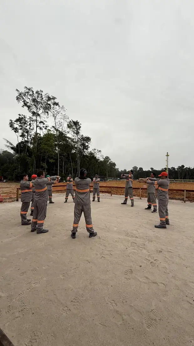 Equipe Solutec AM no Diálogo Diário de Segurança (DDS) no canteiro de obras — Manaus
